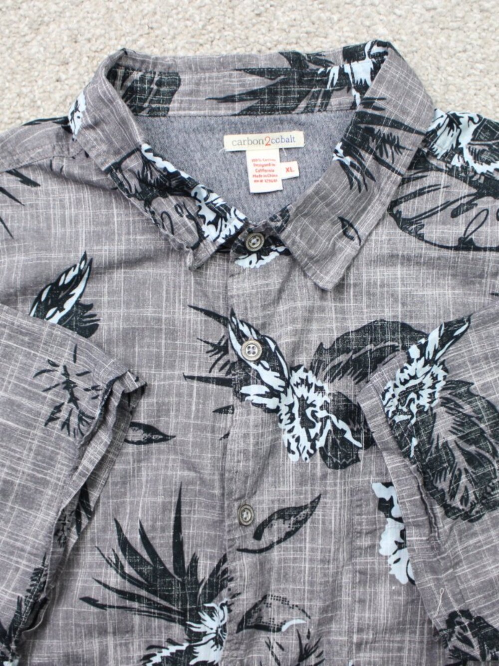 Carbon2Cobalt Shirt Mens XL Gray Floral Reverse Print 100% Cototn Short Sleeve
